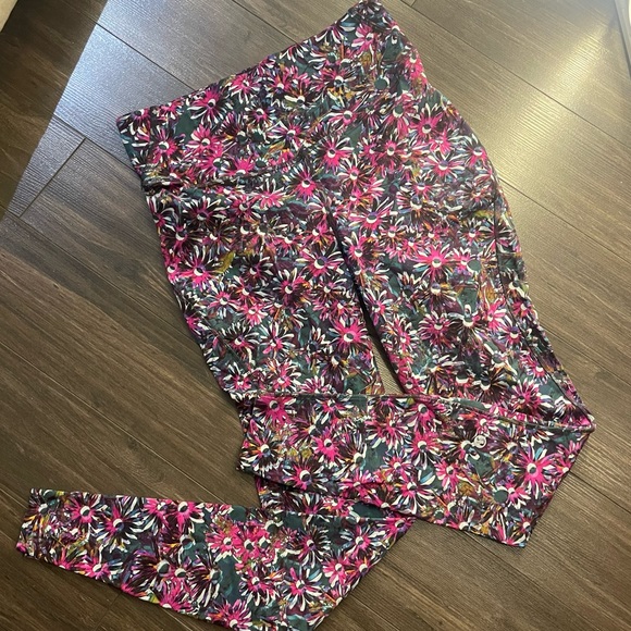 Lululemon Base Pace 28” Legging EUC - Picture 3 of 6